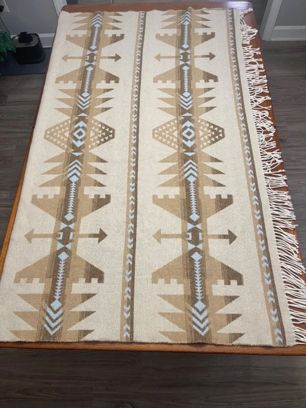 Sackcloth & Ashes Arrow Beige Blanket Throw 70 x 61 Aztec Tan Blue Fringe Italy